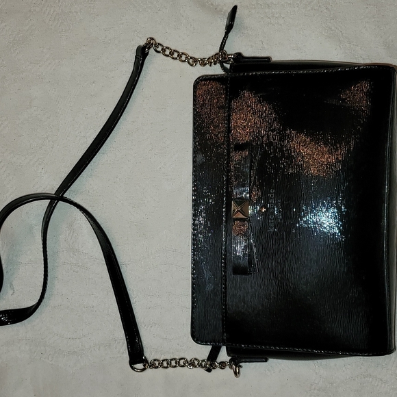 Kate Spade bag crossbody black patent leather gold trim and chain - Picture 9 of 9